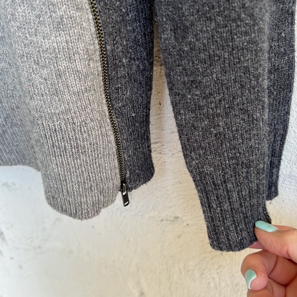 J. Crew grey color blocked crew neck sweater with shoulder/side seam zippers - Picture 5 of 10